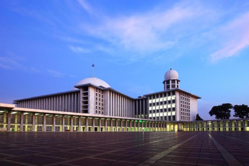 U Stay Hotel Mangga Besar Jakarta Exterior photo