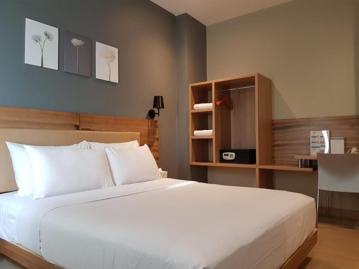 U Stay Hotel Mangga Besar Jakarta Exterior photo